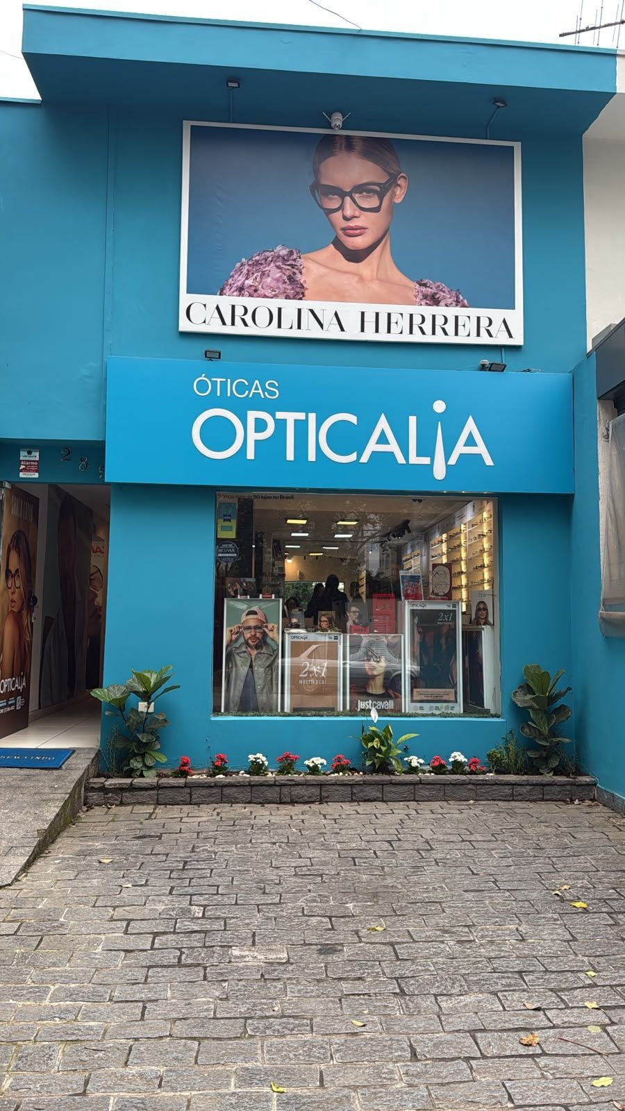 Fachada da Opticália Molière